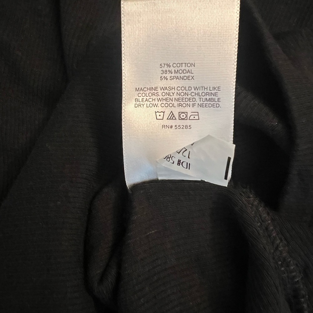 Express V-Neck Ribbed Tees - Picture 4 of 4